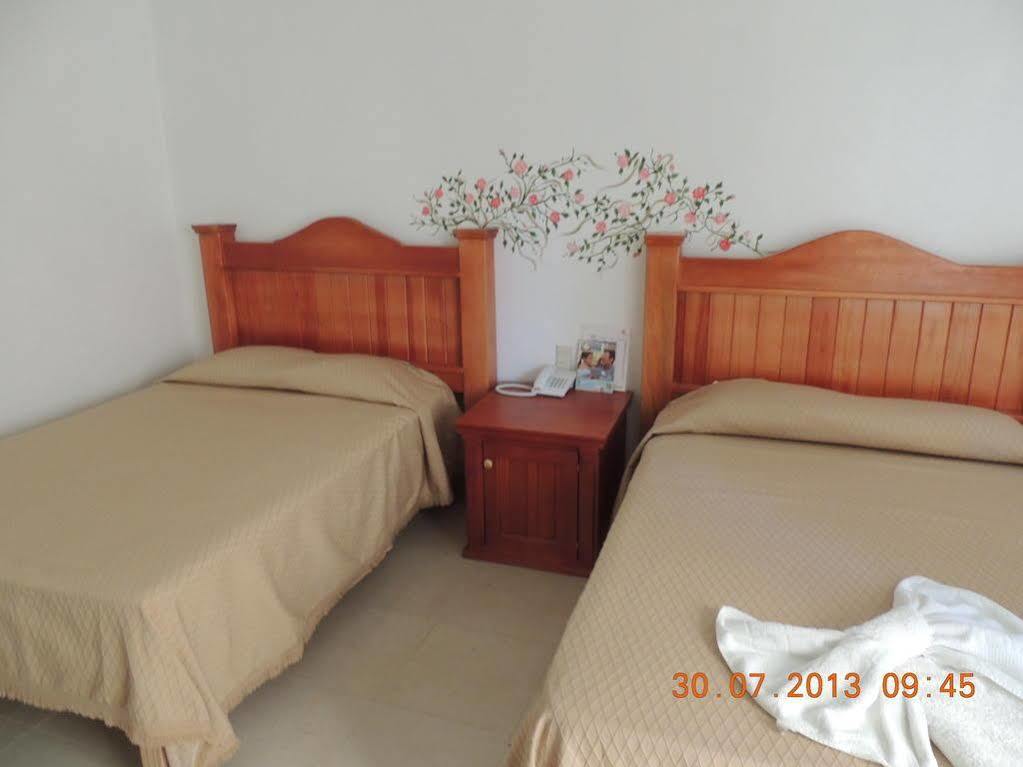 Hotel Quinta De La Rosa Cuautla  Buitenkant foto